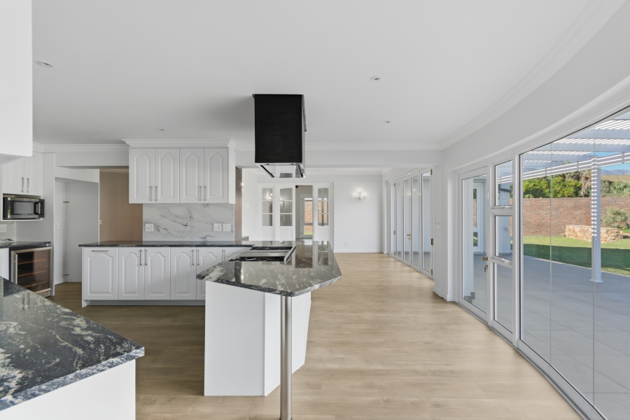 4 Bedroom Property for Sale in Golden Hill Western Cape